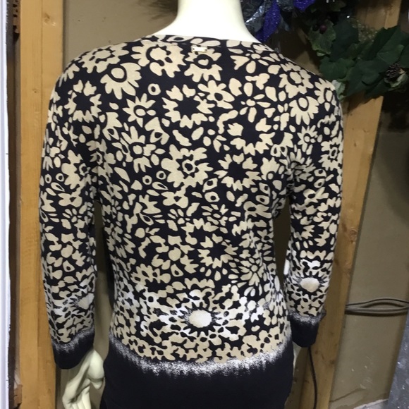 St.John Top - Picture 2 of 14